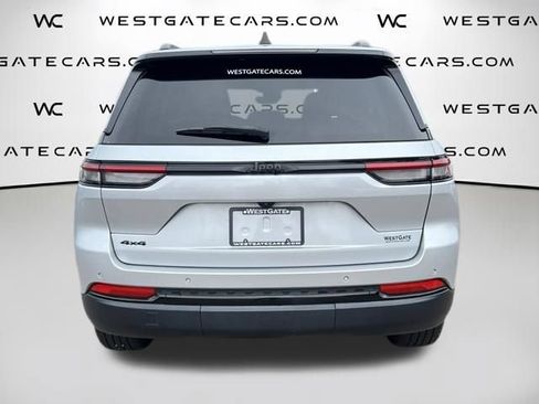 Used 2024 Jeep Grand Cherokee Altitude AWD/4WD image 4