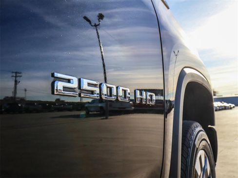 Used 2024 Chevrolet Silverado 2500 Custom w/ Custom Value Package image 13