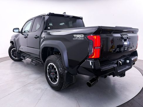 Used 2025 Toyota Tacoma TRD Off-Road AWD/4WD image 2