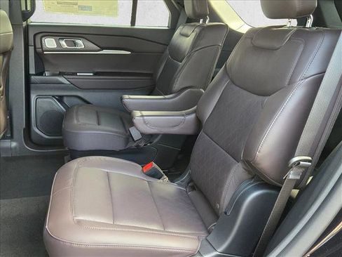 New 2026 Ford Explorer Platinum RWD image 16