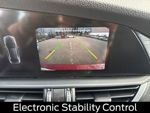 Used 2021 Alfa Romeo Giulia Sprint w/ Cold Weather Package image 19