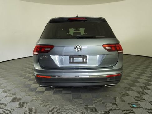 Used 2020 Volkswagen Tiguan SE w/ Panoramic Sunroof Package FWD image 6