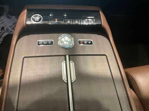 Used 2025 Lincoln Navigator Reserve AWD/4WD image 19