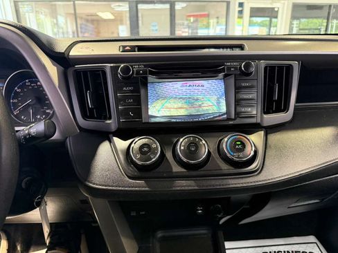 Used 2017 Toyota RAV4 LE FWD image 15