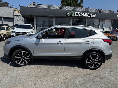 Used 2017 Nissan Rogue Sport SL FWD image 6