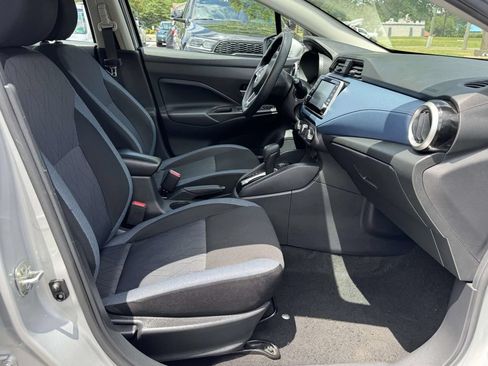 Used 2025 Nissan Versa SV FWD image 14