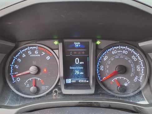 Used 2022 Toyota Tacoma SR image 9