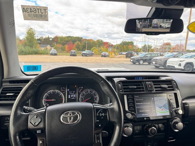 Certified 2023 Toyota 4Runner TRD Off-Road Premium AWD/4WD image 2