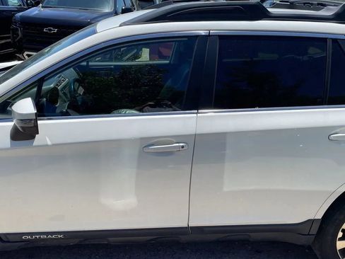 Used 2016 Subaru Outback 2.5i Limited AWD/4WD image 4