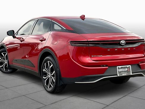 Used 2024 Toyota Crown XLE image 11