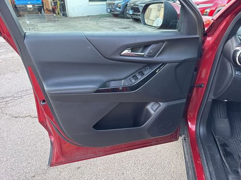 Used 2025 Chevrolet Equinox LT w/ Convenience Package II image 16