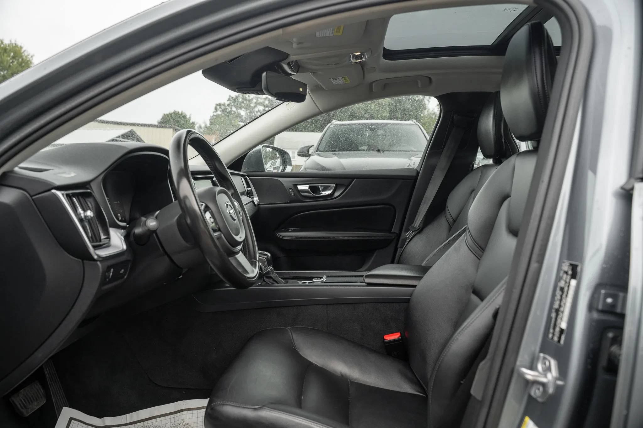 Used 2019 Volvo S60 T6 Momentum w/ Premium Package AWD/4WD image 7