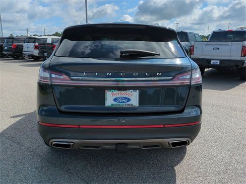 Used 2022 Lincoln Nautilus Reserve w/ Equipment Group 201A image 5