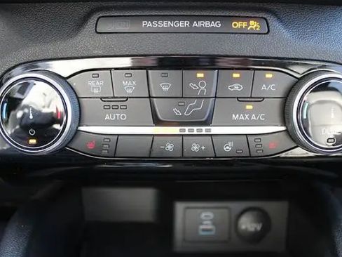 Used 2022 Ford Escape SEL FWD image 23