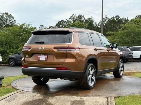 New 2026 Jeep Grand Cherokee L Limited w/ Luxury Tech Group II AWD/4WD image 7