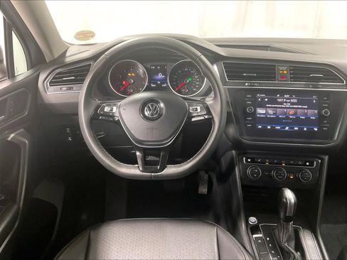 Used 2021 Volkswagen Tiguan SE image 17