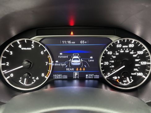 Used 2025 Nissan Altima 2.5 SV image 14