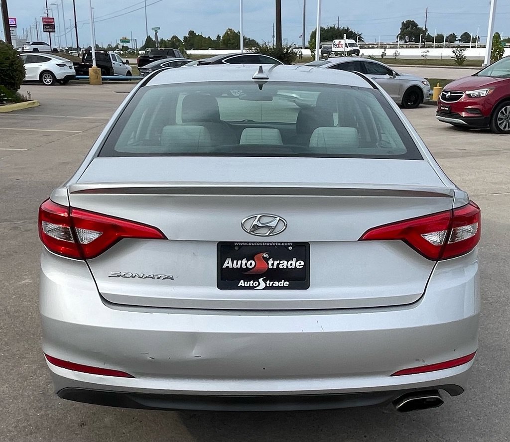Used 2015 Hyundai Sonata SE FWD image 8