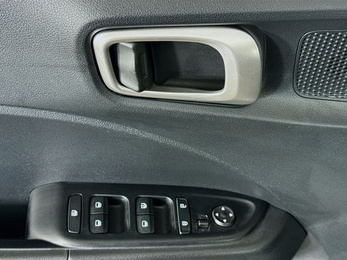 Used 2024 Hyundai Venue SEL FWD image 22