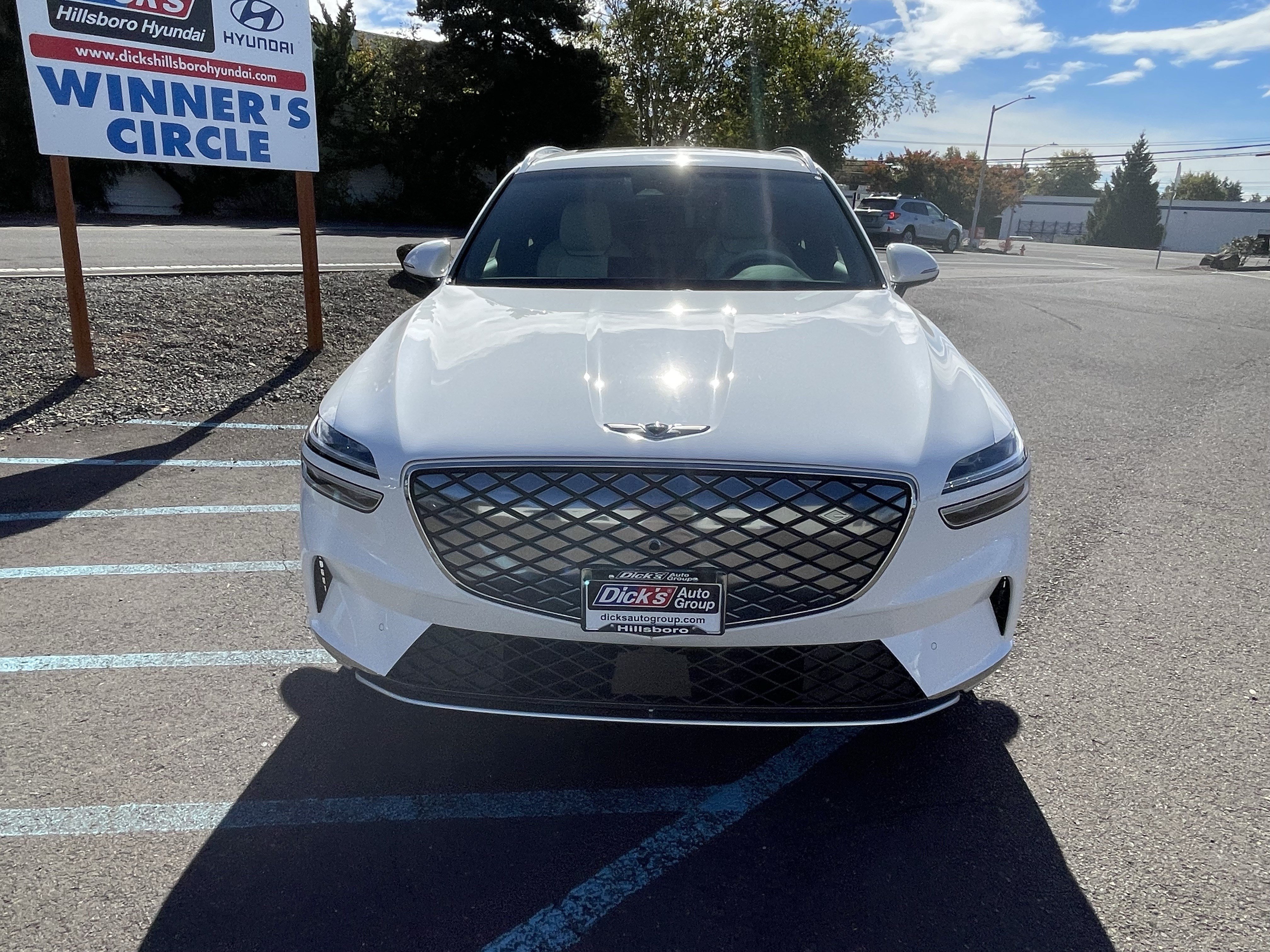 Used 2025 Genesis Electrified GV70 AWD/4WD image 8