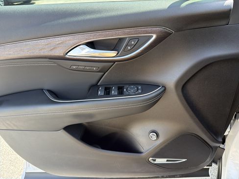 Used 2023 Buick Envision Avenir FWD image 11