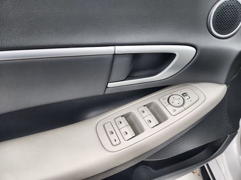 Used 2025 Hyundai Sonata SEL FWD image 23