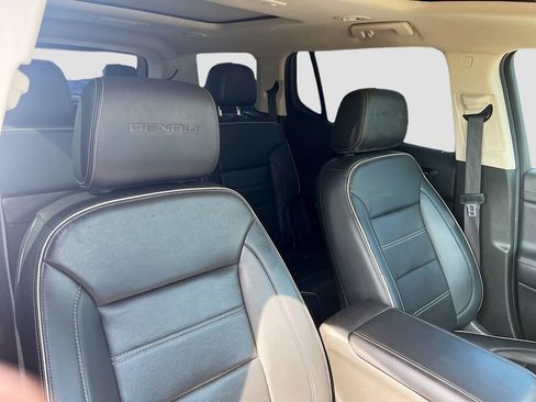 Used 2023 GMC Acadia Denali w/ Denali Ultimate Package FWD image 18