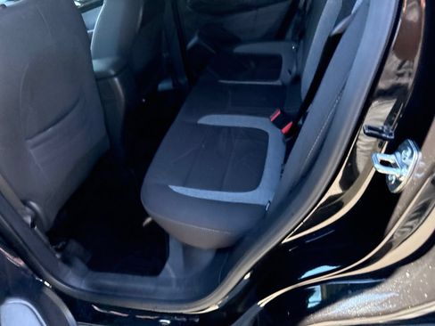 Used 2025 Chevrolet TrailBlazer LT AWD/4WD image 17