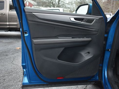 Used 2024 Volkswagen Atlas Cross Sport SE image 12