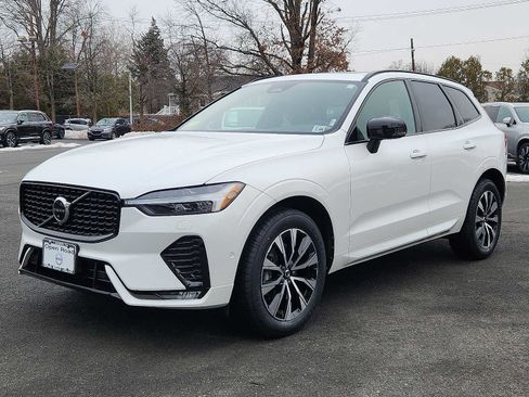 Used 2023 Volvo XC60 B5 Plus w/ Protection Package Premier image 3