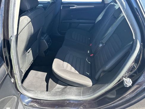 Used 2019 Ford Fusion SE FWD image 20
