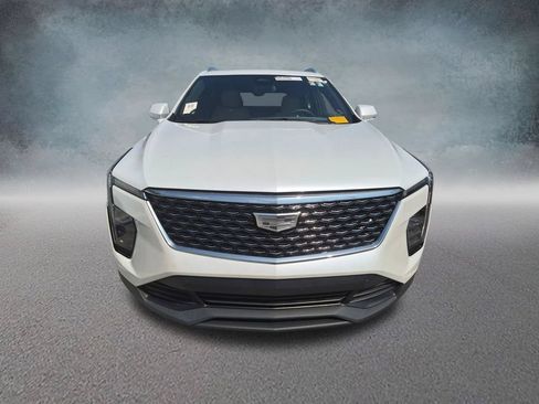 Certified 2024 Cadillac XT4 Luxury FWD image 15