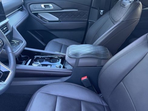 Used 2025 Ford Explorer Platinum w/ Ultimate Package image 12