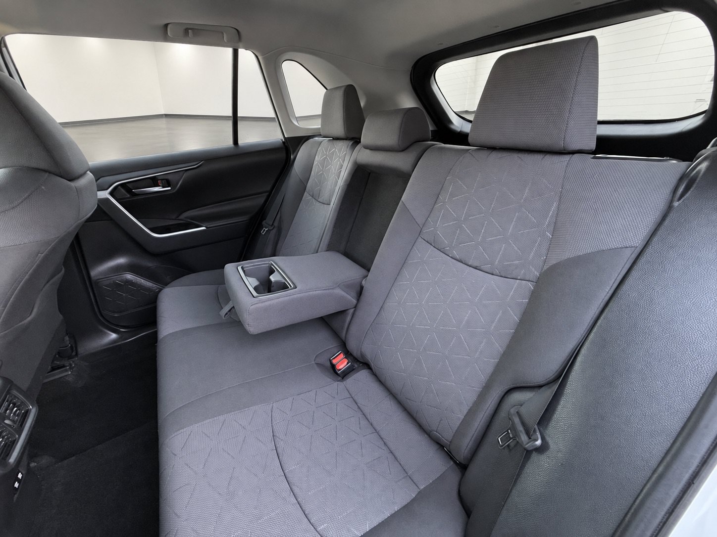 Used 2020 Toyota RAV4 XLE w/ Convenience Package AWD/4WD image 34