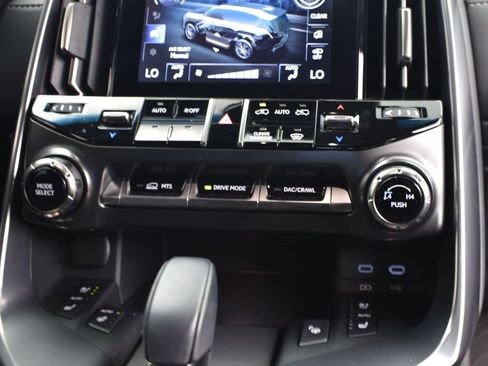 Used 2025 Lexus LX 700h Overtrail image 27