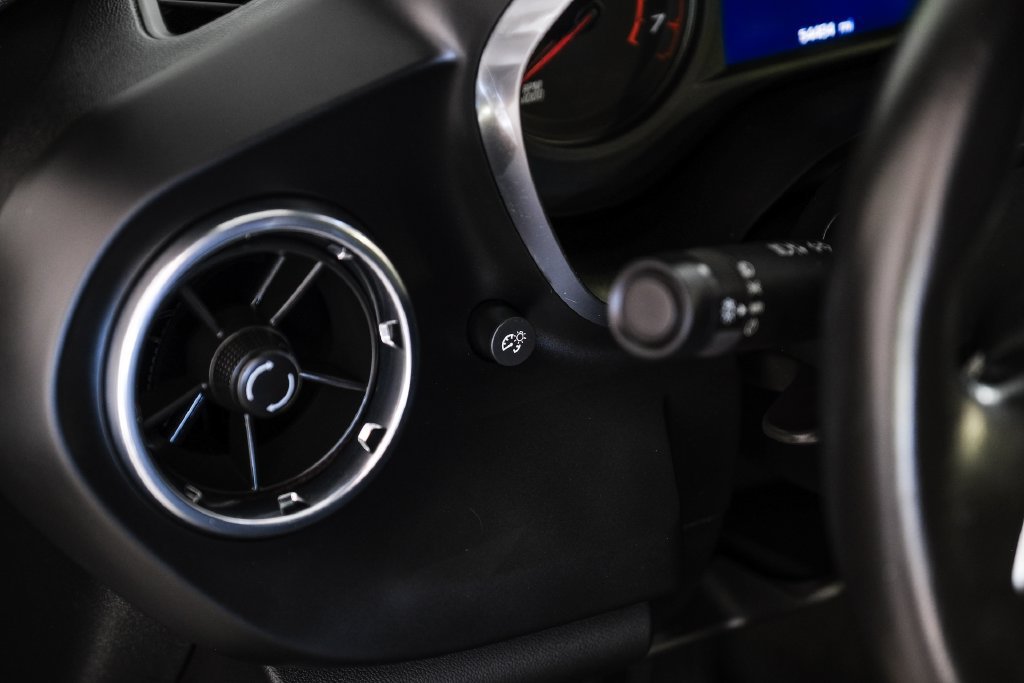 Used 2020 Chevrolet Camaro LT RWD image 26