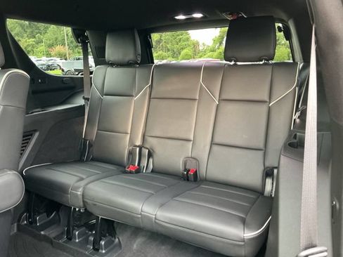 Used 2022 Cadillac Escalade Premium Luxury w/ Performance Package AWD/4WD image 28