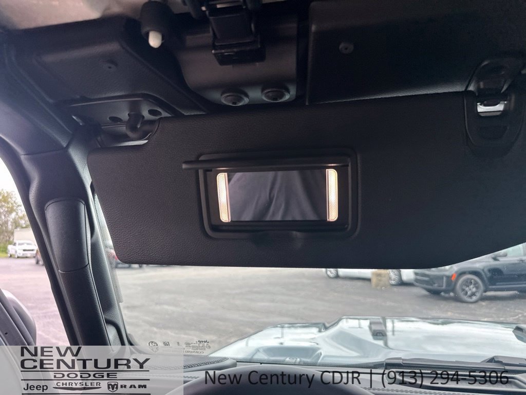 Used 2026 Jeep Gladiator Mojave AWD/4WD image 40