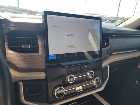 Used 2022 Ford Expedition Max Limited image 18