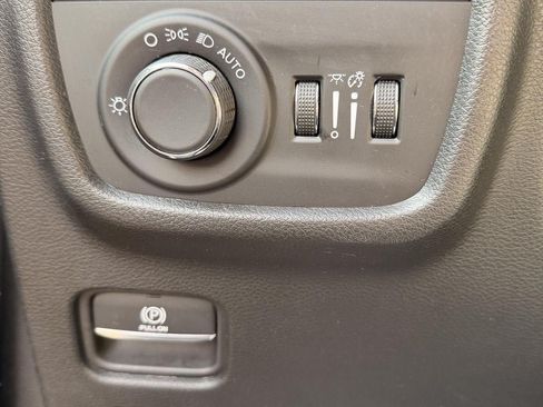 Used 2024 Jeep Grand Cherokee Altitude AWD/4WD image 15