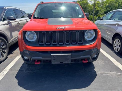 Used 2016 Jeep Renegade Trailhawk w/ Premium Trailhawk Package AWD/4WD image 2