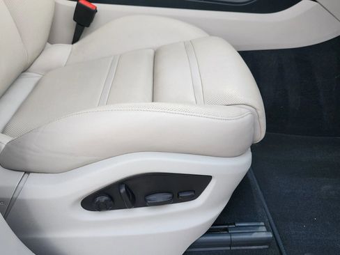 Used 2023 Porsche Cayenne GTS AWD/4WD image 25