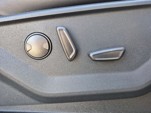 New 2025 Ford F250 Lariat w/ Black Appearance Package image 19