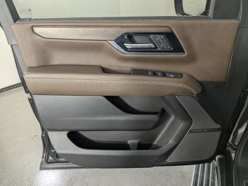 Used 2025 GMC Yukon Denali Ultimate image 10