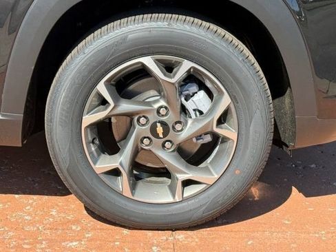 New 2026 Chevrolet Trax LT w/ LT Convenience Package FWD image 8