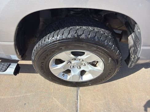 Used 2023 RAM 1500 Big Horn AWD/4WD image 9