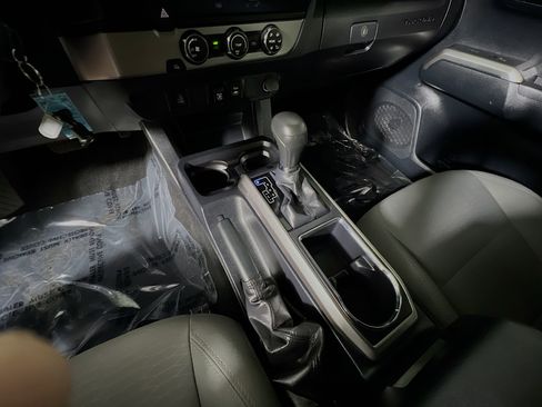 Used 2019 Toyota Tacoma SR5 image 25