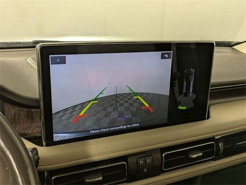 Used 2022 Lincoln Nautilus Reserve image 23