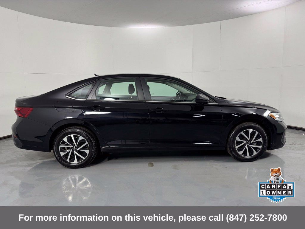 Used 2024 Volkswagen Jetta S FWD image 2