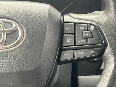 Used 2022 Toyota Sienna LE FWD image 13